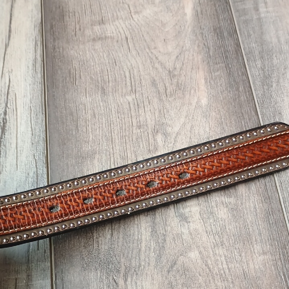 Nocona Brown and Silver Belt Bag - Picture 11 of 13
